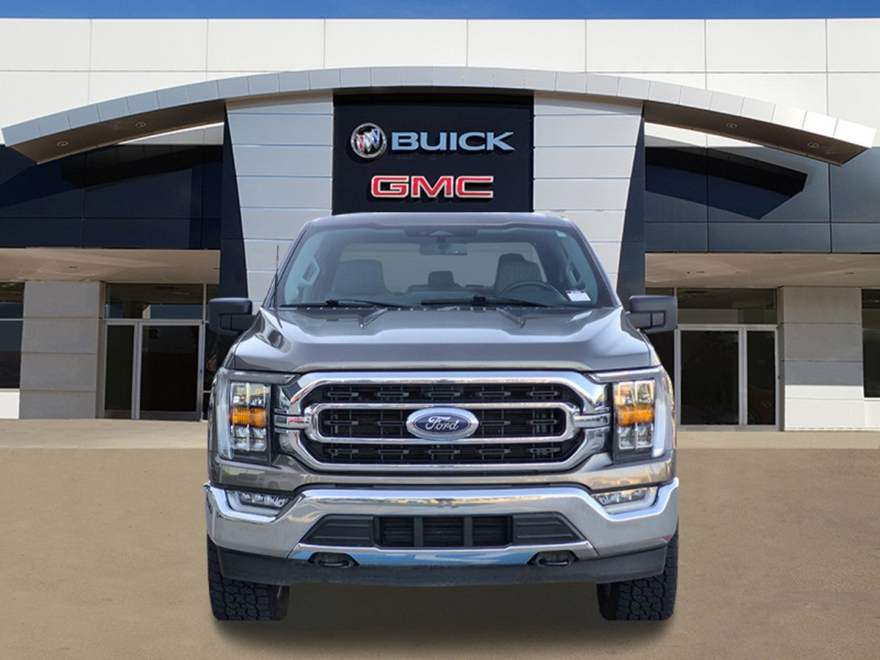 2022 Ford F-150 XLT - Photo 2