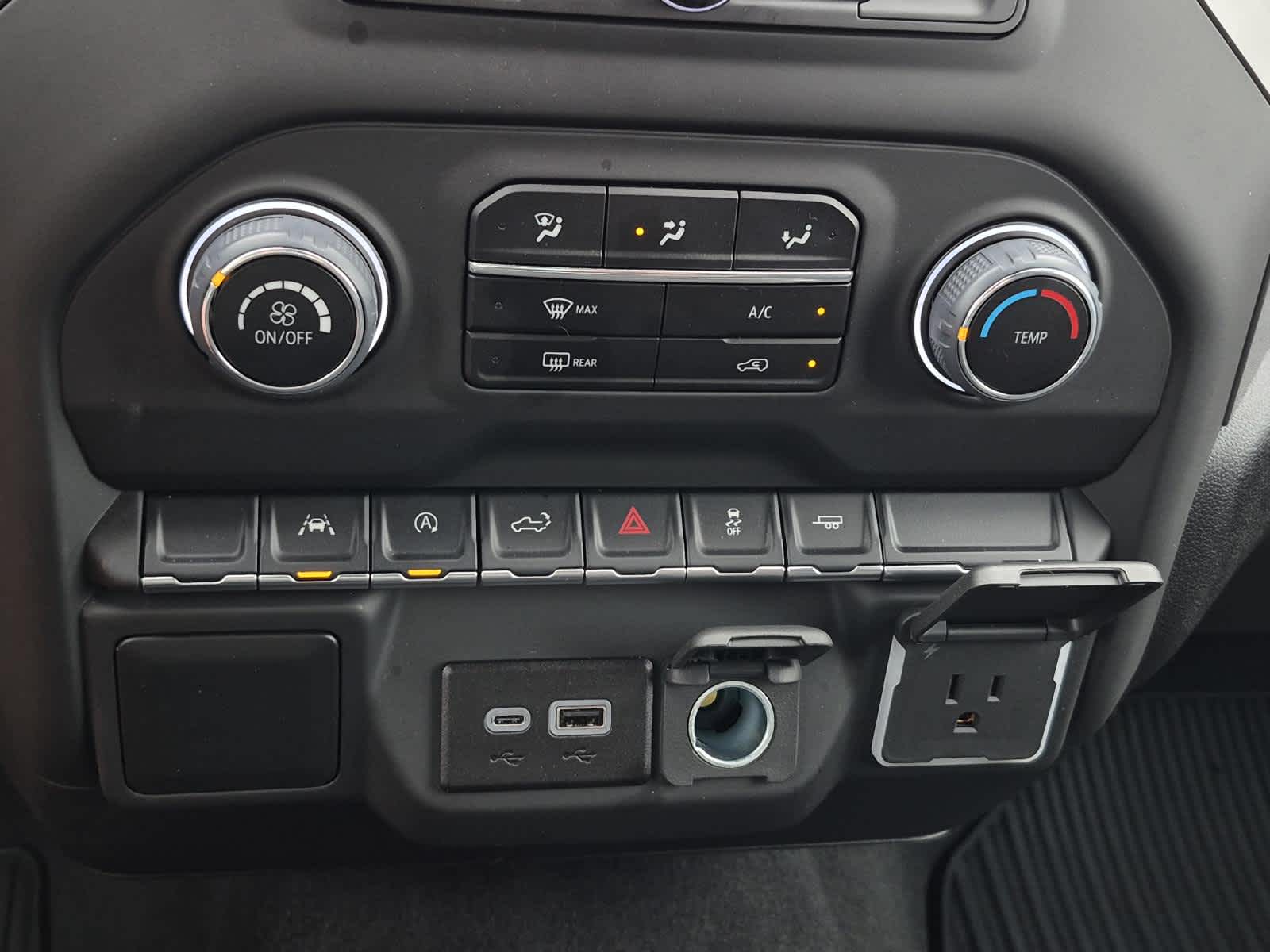 2025 Chevrolet Silverado 1500 Custom