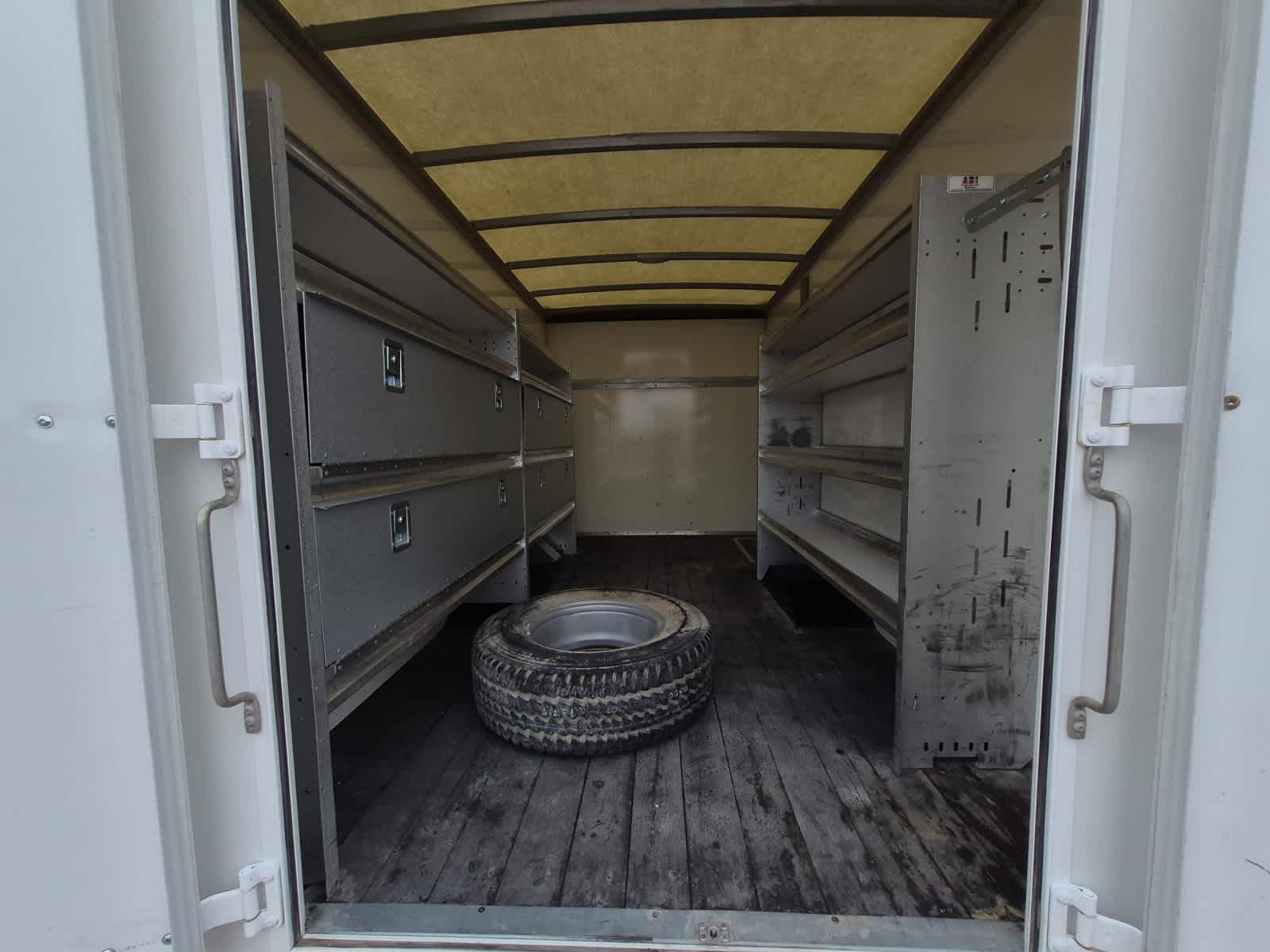 2016 GMC Savana Cutaway 3500 3500