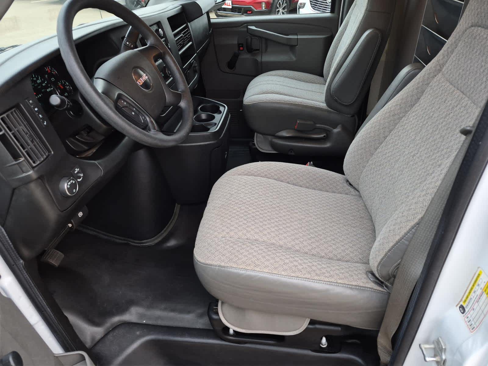 2016 GMC Savana Cutaway 3500 3500