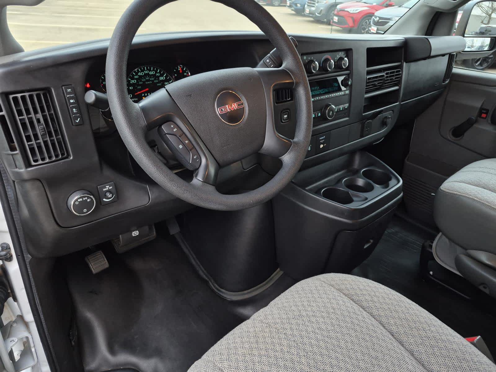 2016 GMC Savana Cutaway 3500 3500