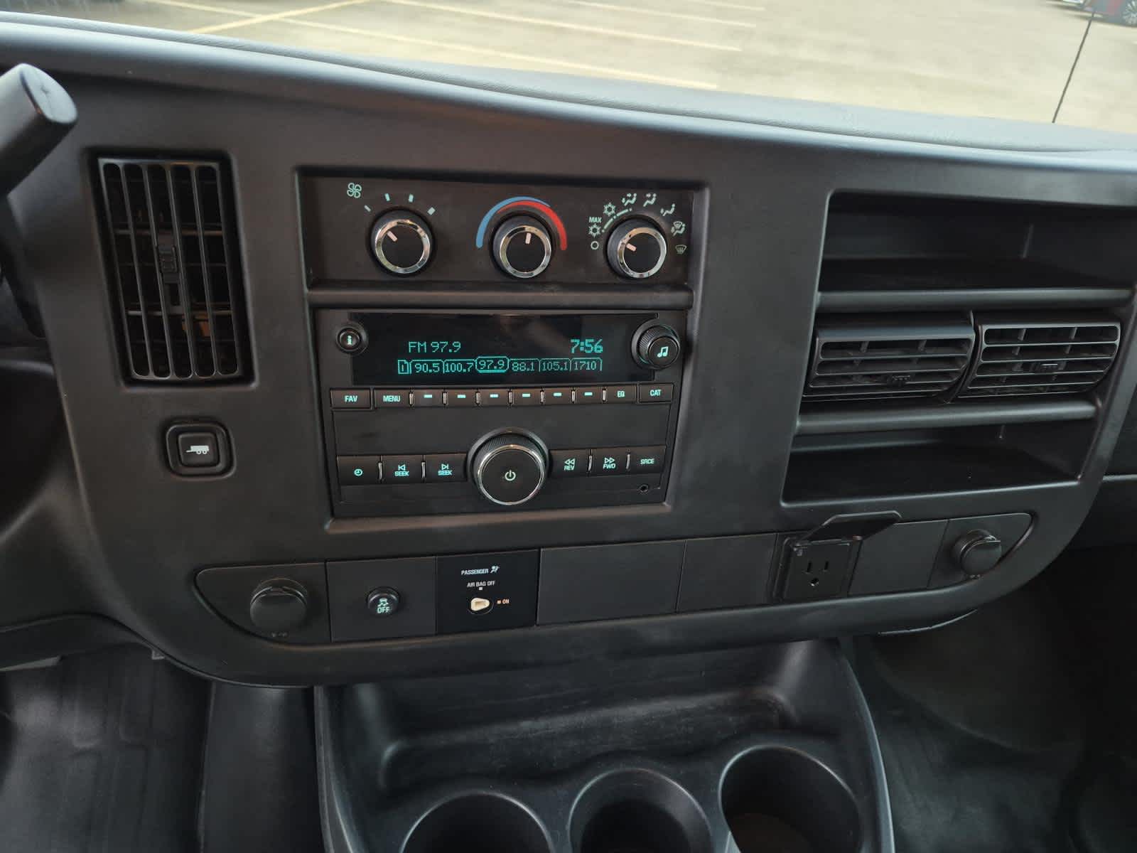 2016 GMC Savana Cutaway 3500 3500