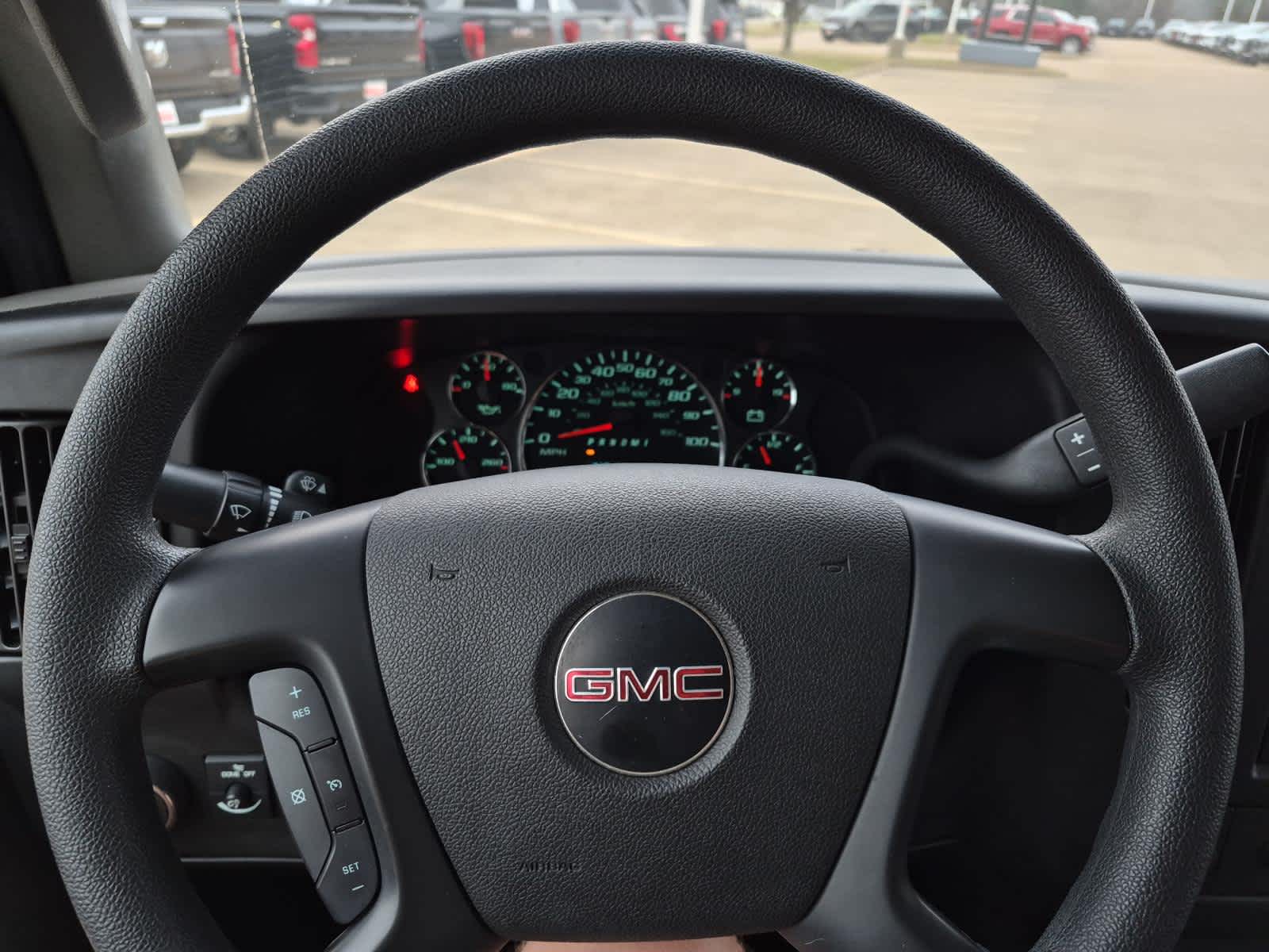 2016 GMC Savana Cutaway 3500 3500