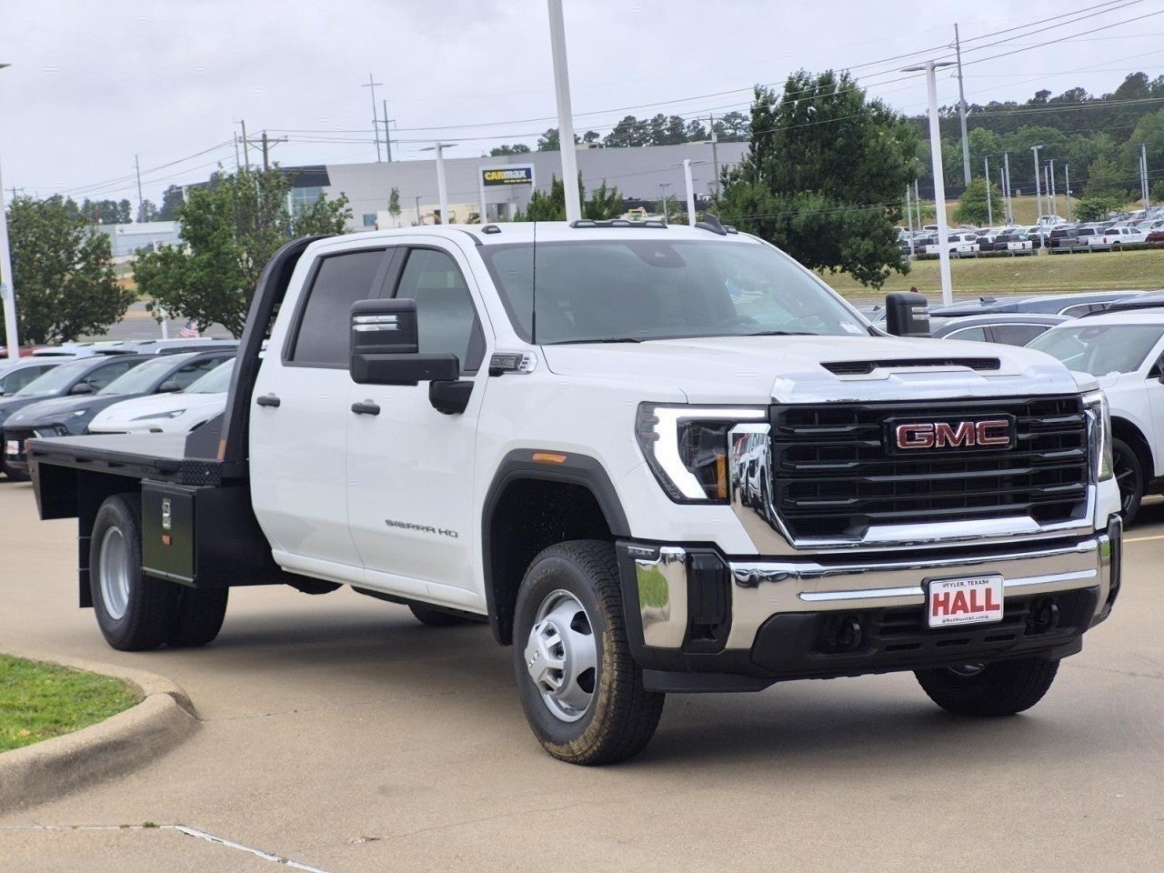2026 GMC Sierra 4WD Crew Cab Chassis Pro's photo