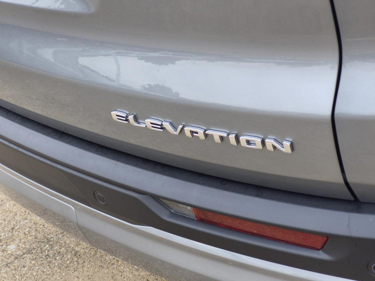 2027 GMC Acadia Elevation