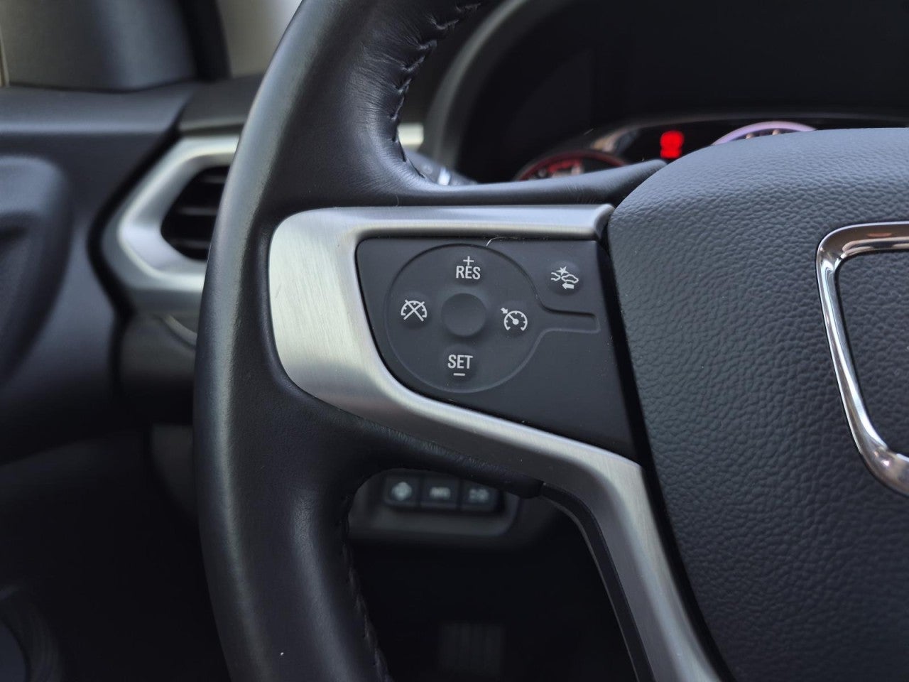 2020 GMC Acadia SLT