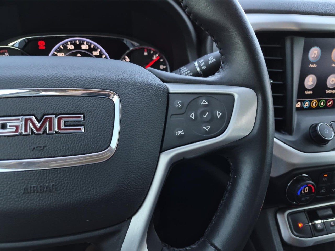 2020 GMC Acadia SLT