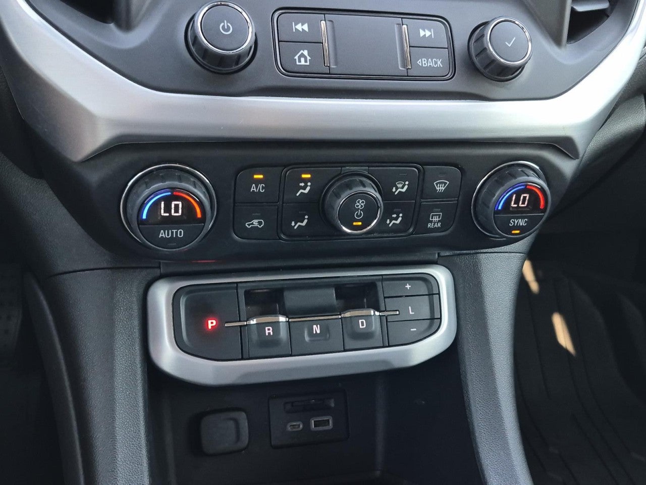 2020 GMC Acadia SLT