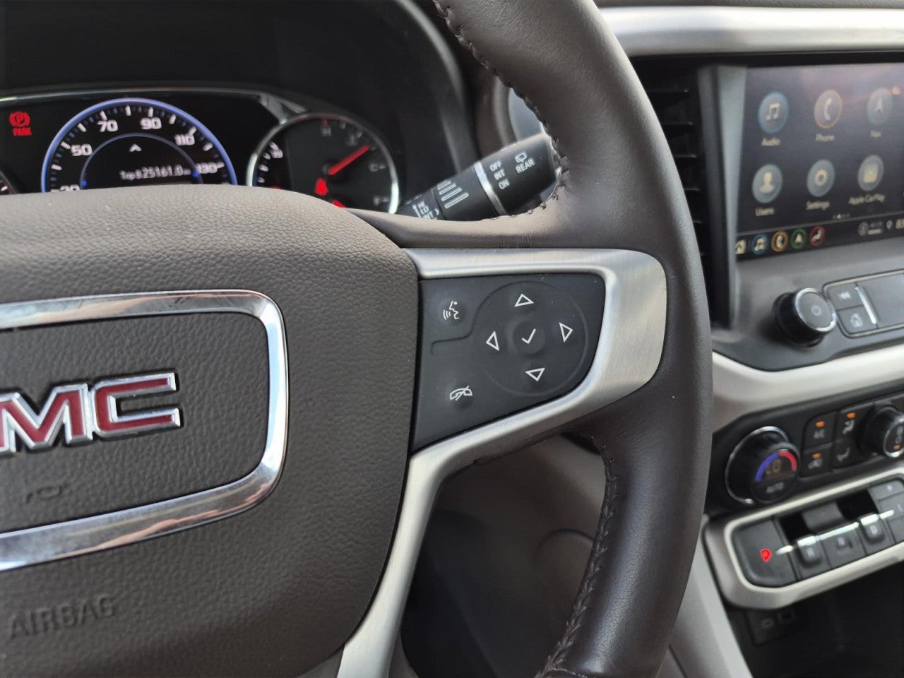 2022 GMC Acadia SLT - Photo 24