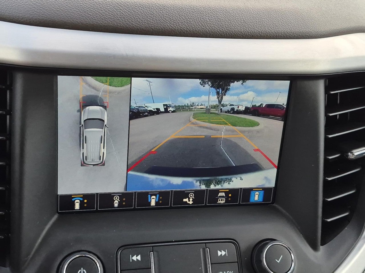 2022 GMC Acadia SLT - Photo 32