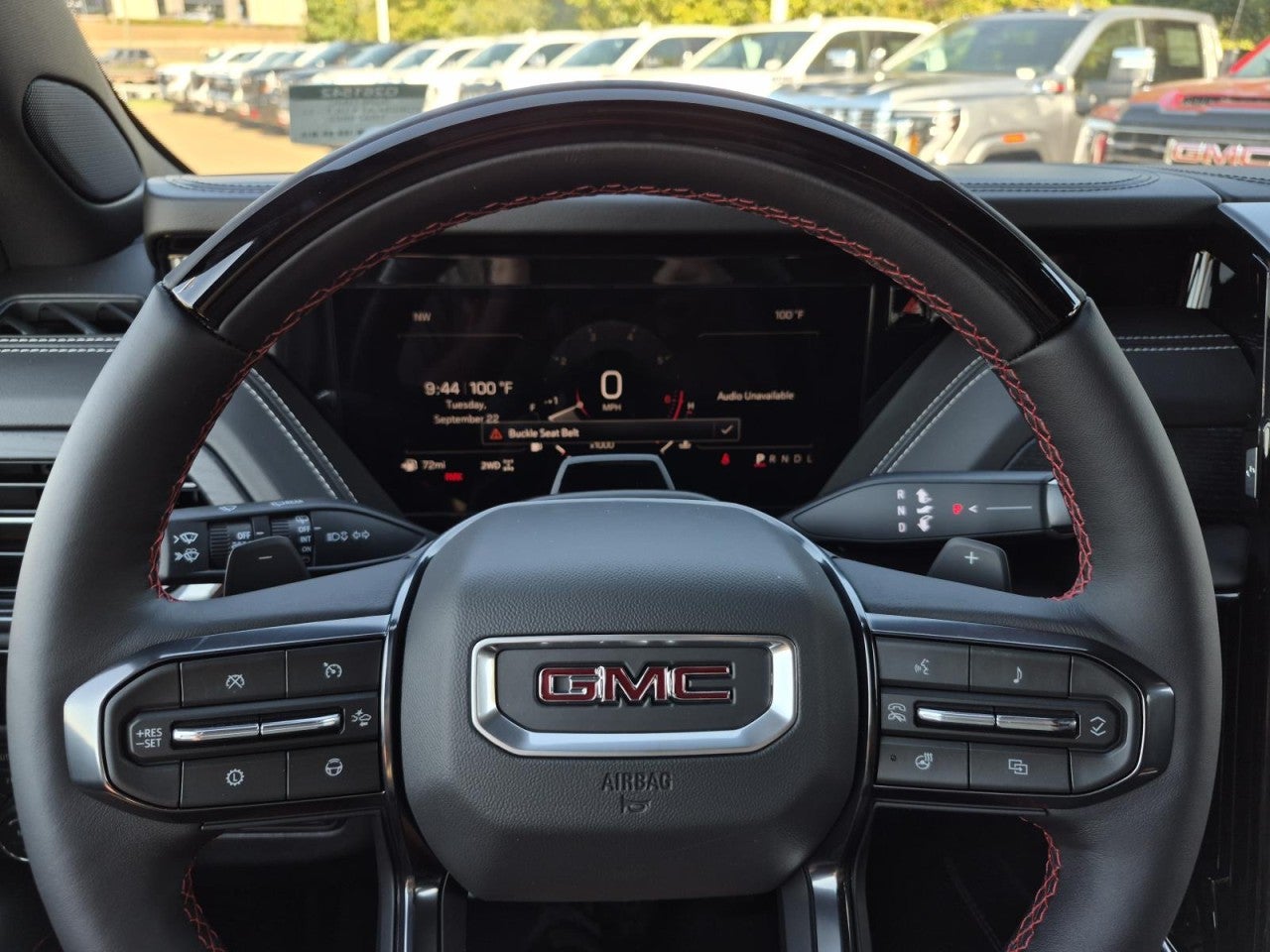 2026 GMC Yukon AT4 Ultimate - Photo 18