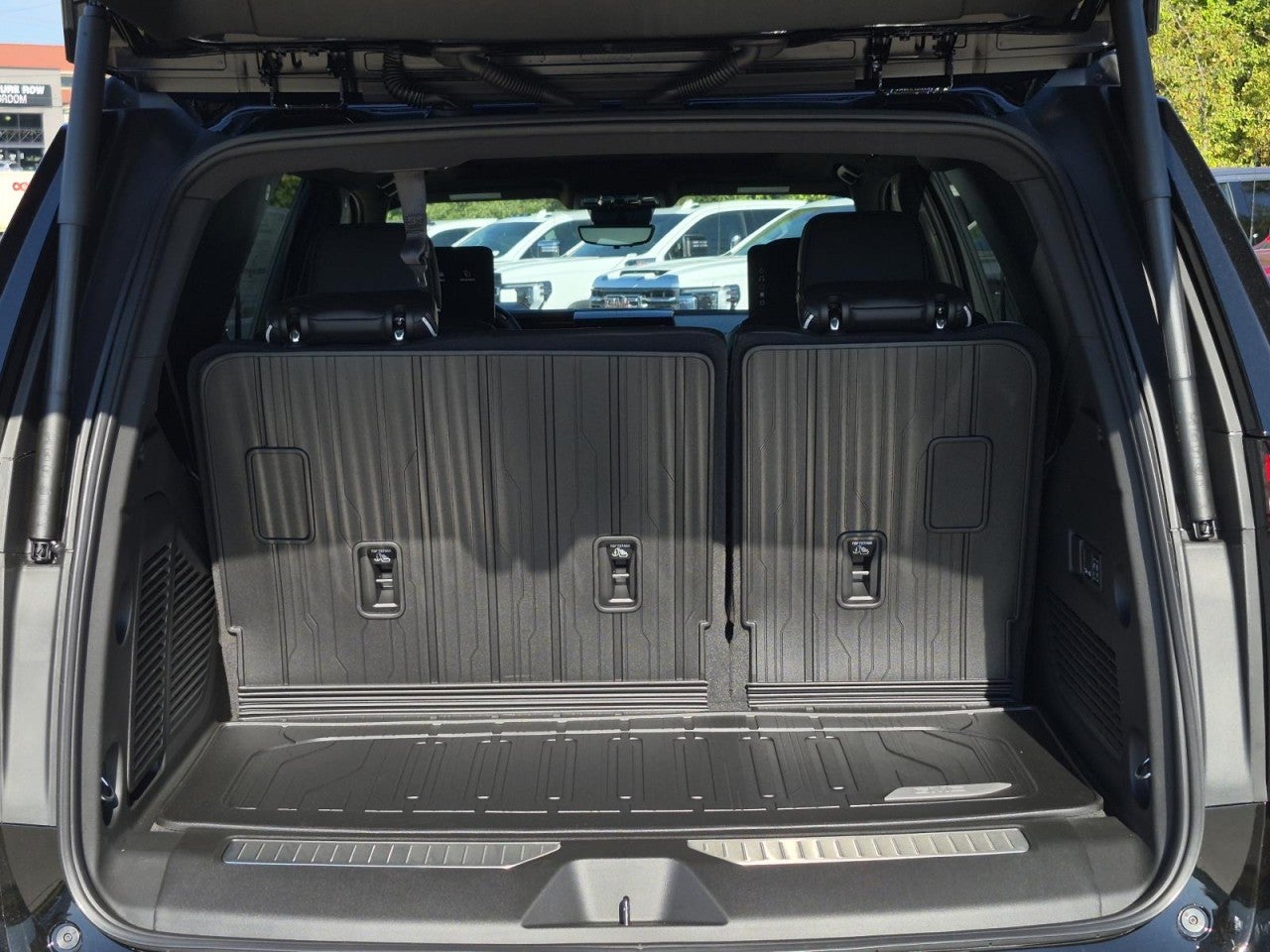 2026 GMC Yukon AT4 Ultimate - Photo 7
