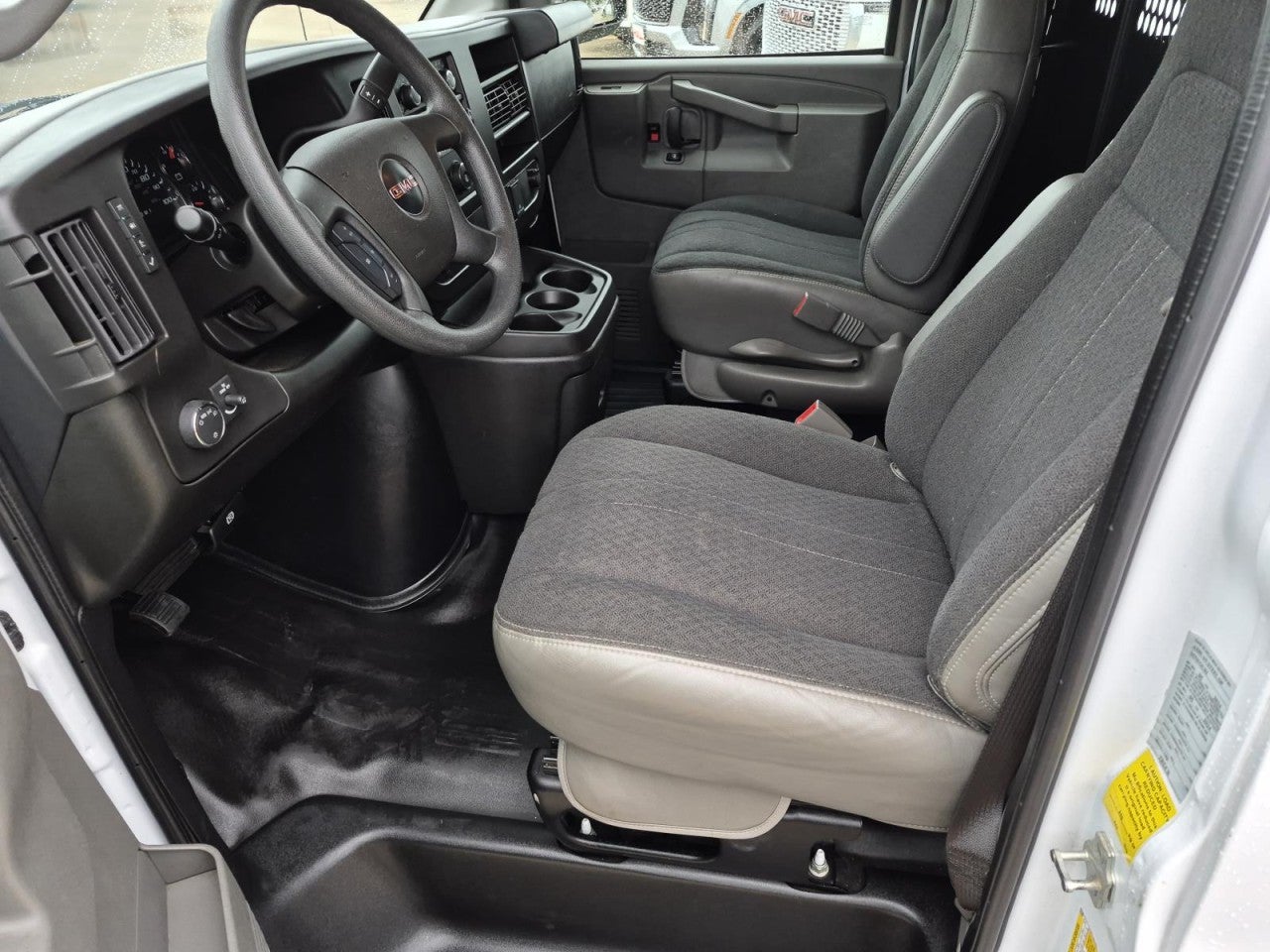 2024 GMC Savana Cargo Work Van - Photo 11
