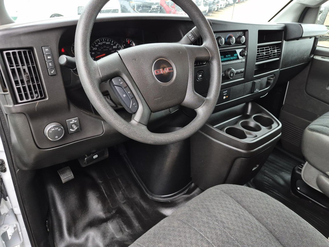 2024 GMC Savana Cargo Work Van - Photo 16