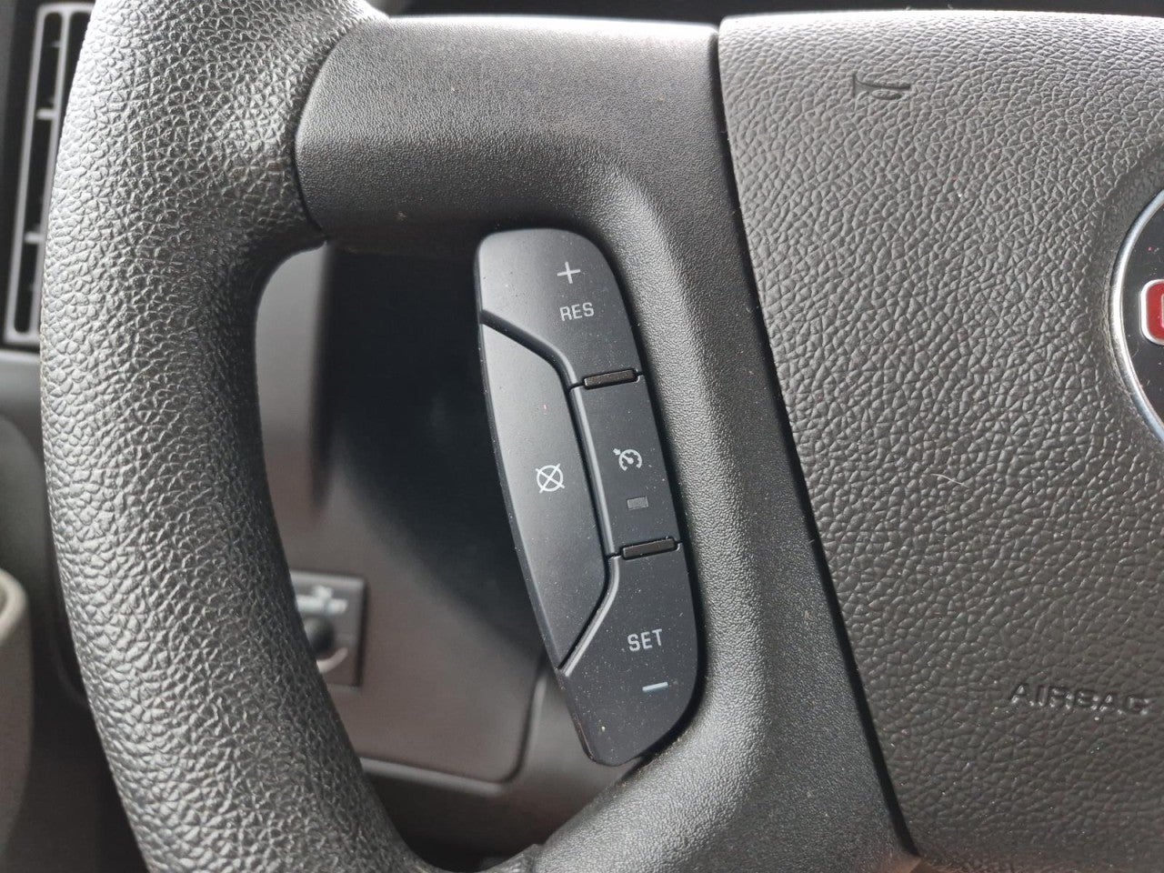 2024 GMC Savana Cargo Work Van - Photo 18