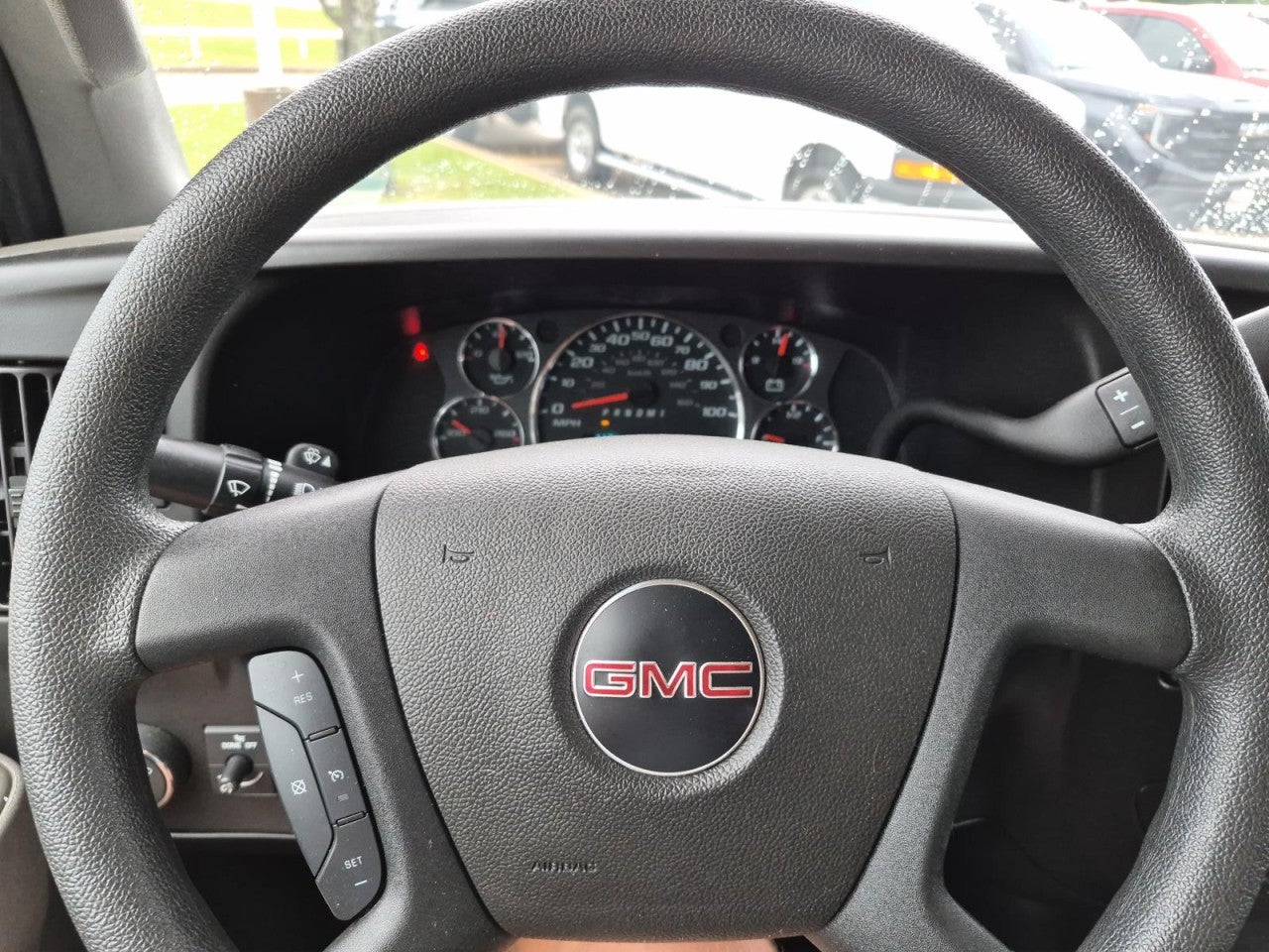 2024 GMC Savana Cargo Work Van - Photo 19