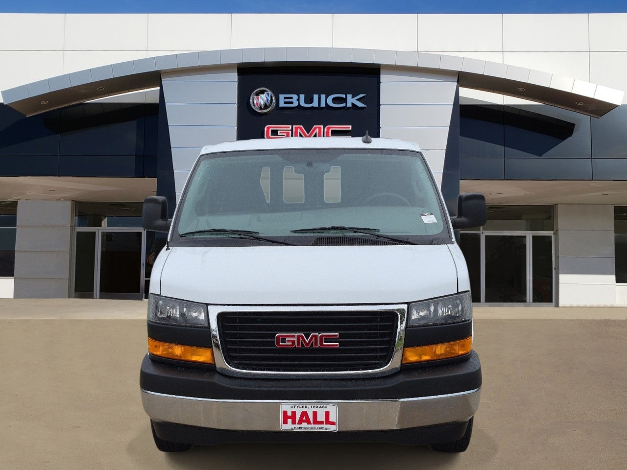 2024 GMC Savana Cargo Work Van - Photo 2