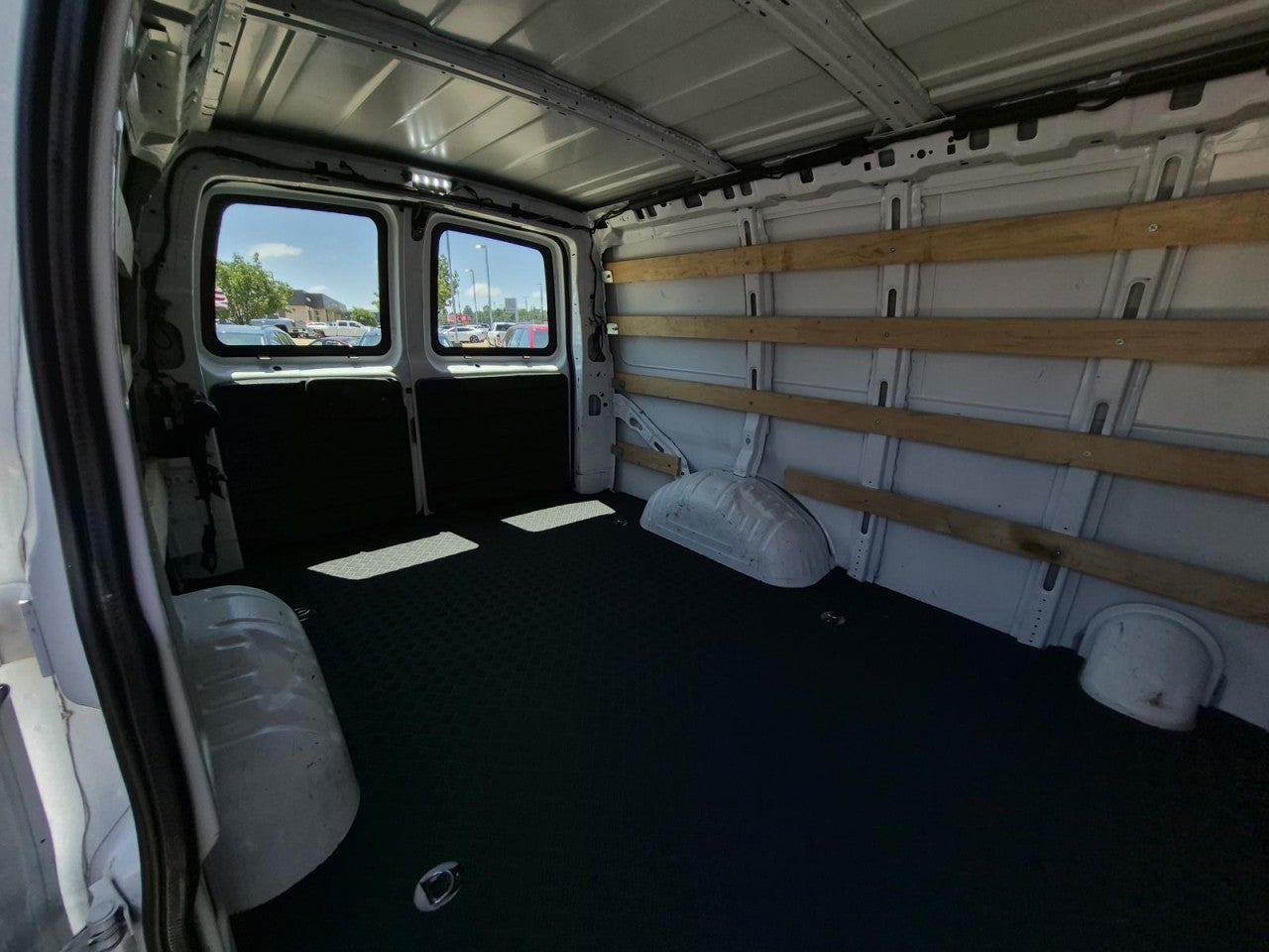 2024 GMC Savana Cargo 2500 Work Van