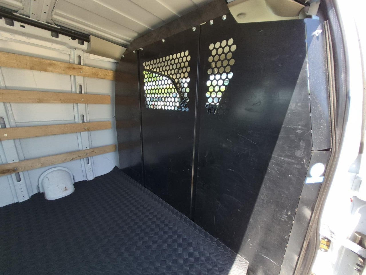 2024 GMC Savana Cargo Work Van - Photo 10