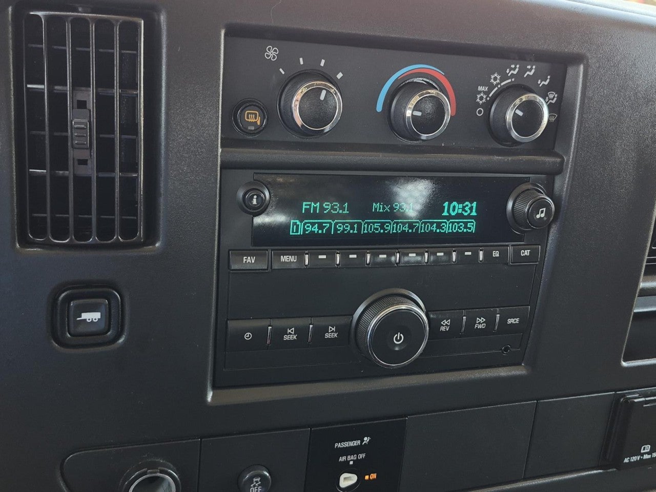 2024 GMC Savana Cargo Work Van - Photo 21