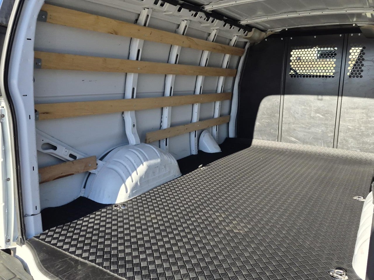 2024 GMC Savana Cargo 2500 Work Van