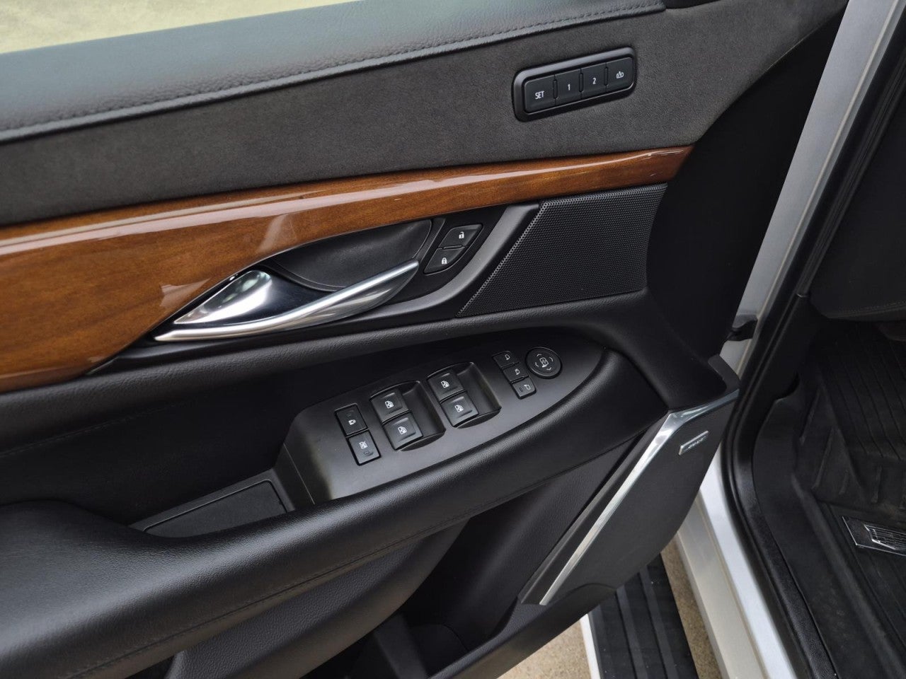 2020 Cadillac Escalade Premium Luxury