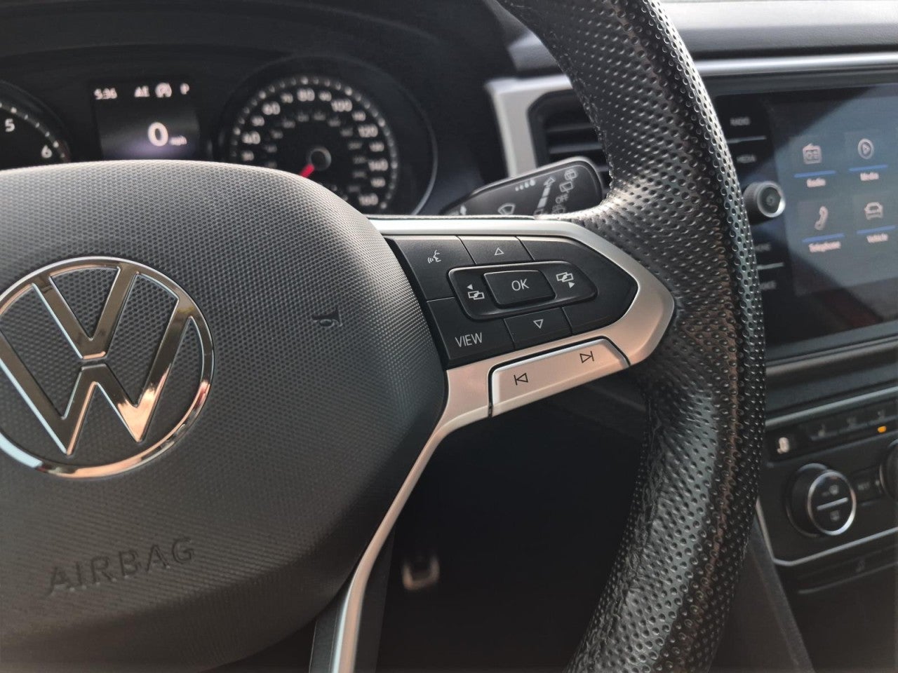 2021 Volkswagen Atlas 3.6L V6 SE w/Technology R-Line
