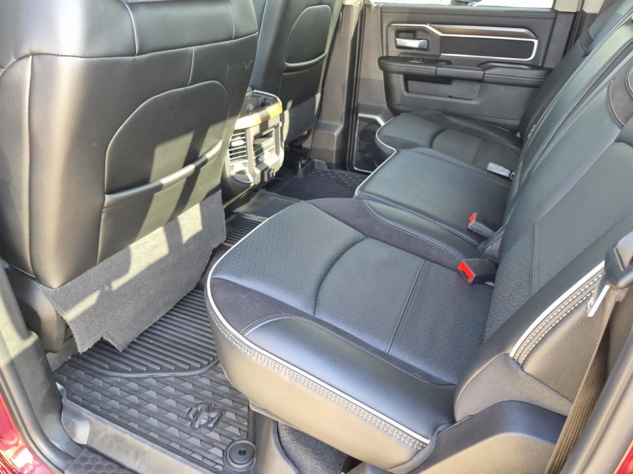 2024 RAM 3500 Laramie Crew Cab 4x4 8' Box