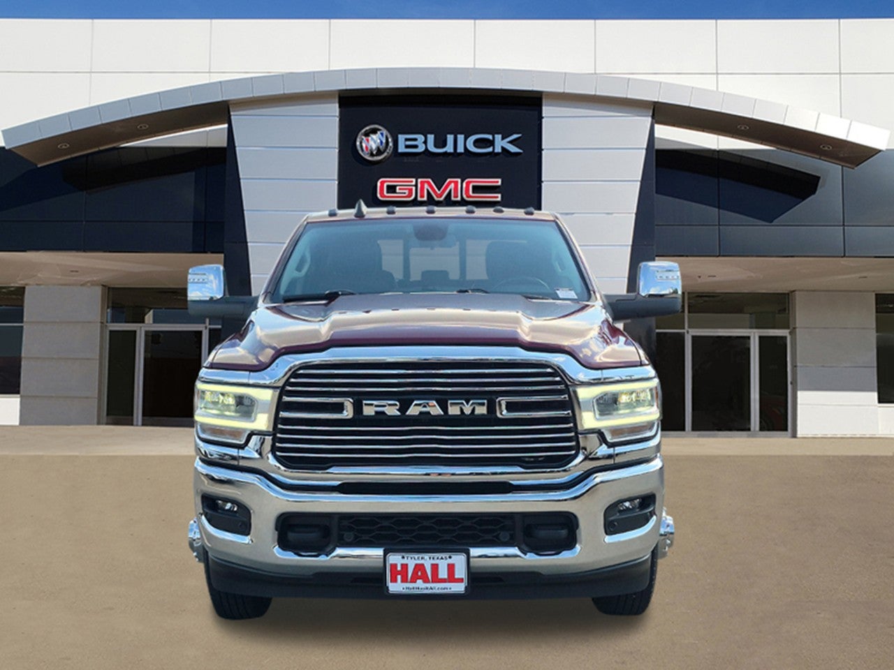 2024 RAM 3500 Laramie Crew Cab 4x4 8' Box