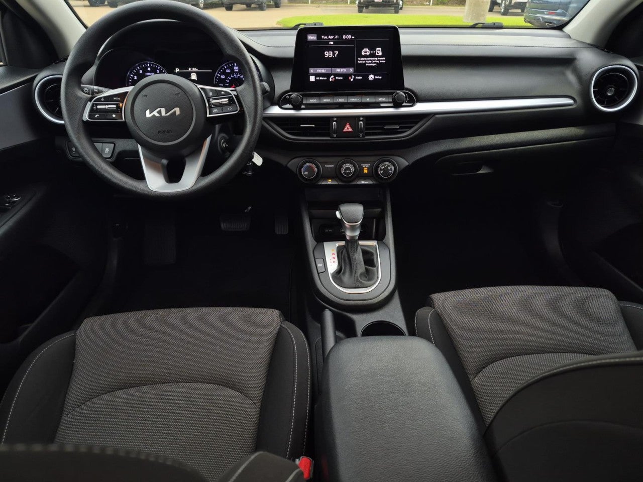 2023 Kia Forte LXS - Photo 14