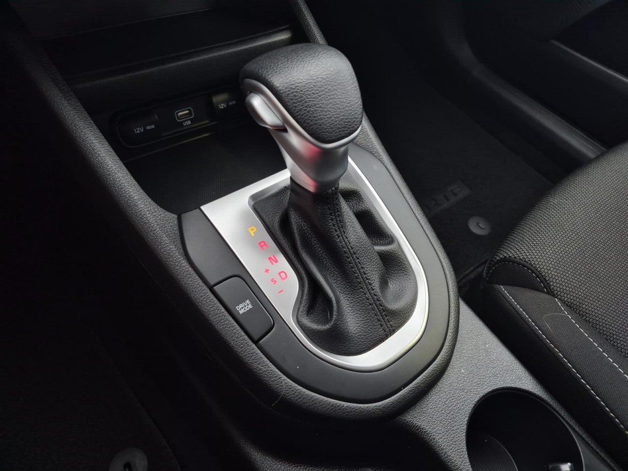 2023 Kia Forte LXS - Photo 26