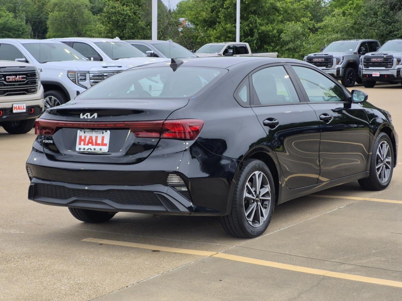 2023 Kia Forte LXS - Photo 6