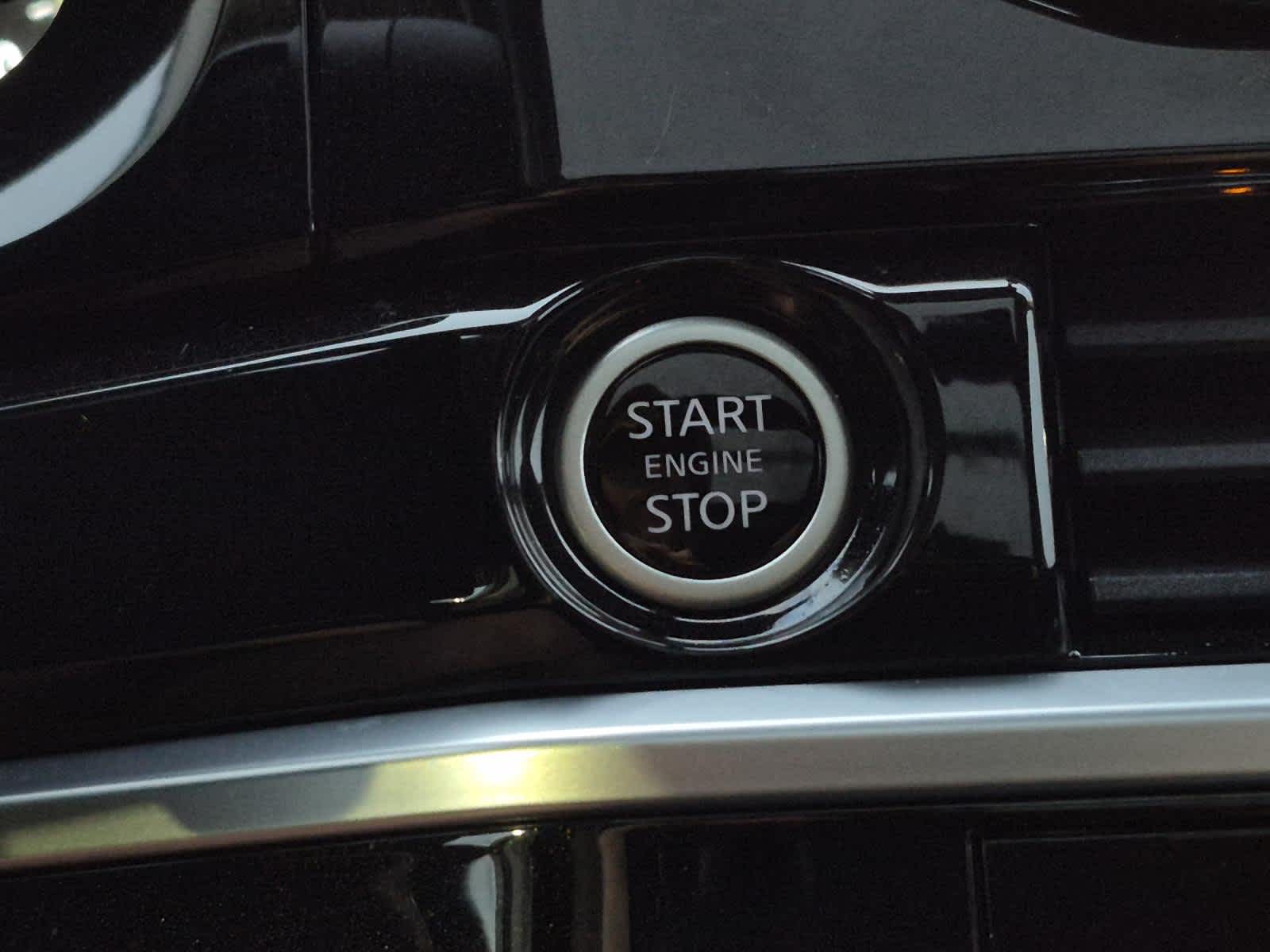 2022 Nissan Pathfinder SV 2WD