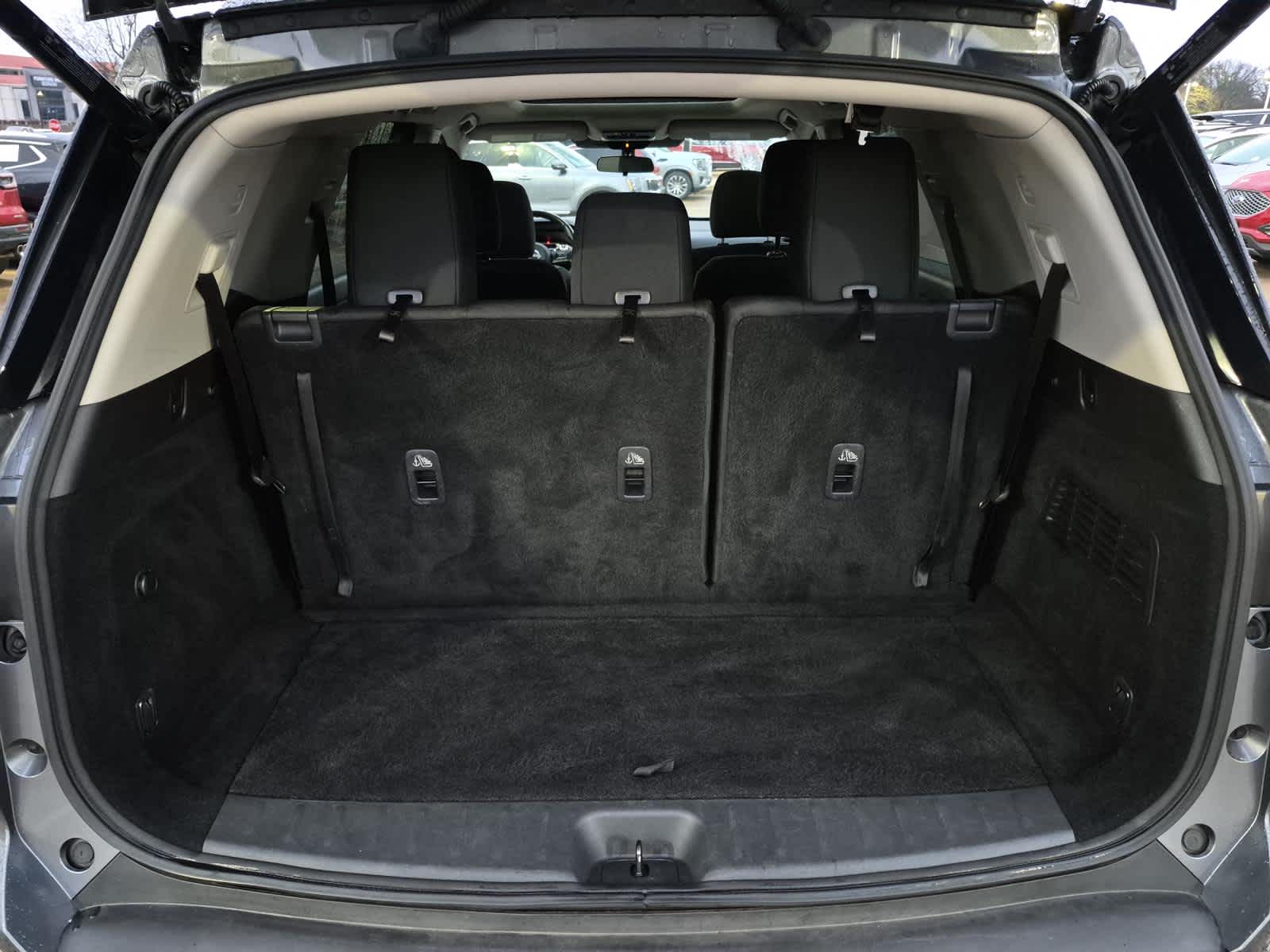 2022 Nissan Pathfinder SV 2WD