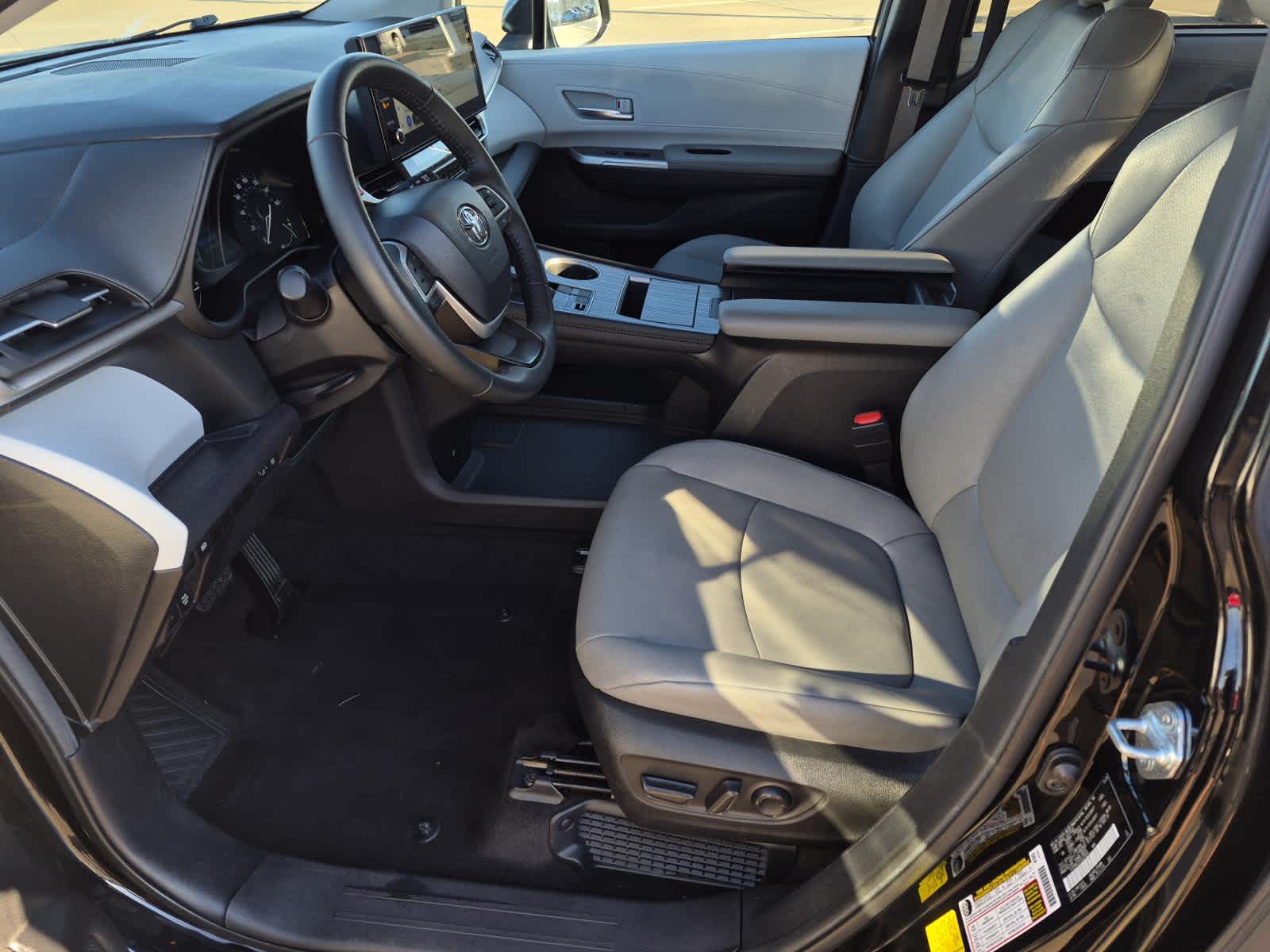 2025 Toyota Sienna XLE