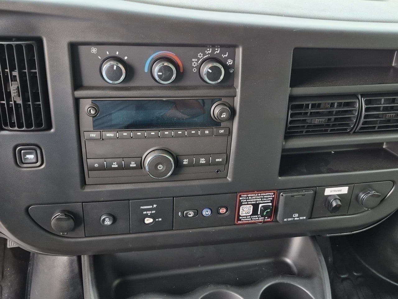 2026 GMC Savana Cutaway 3500 1WT
