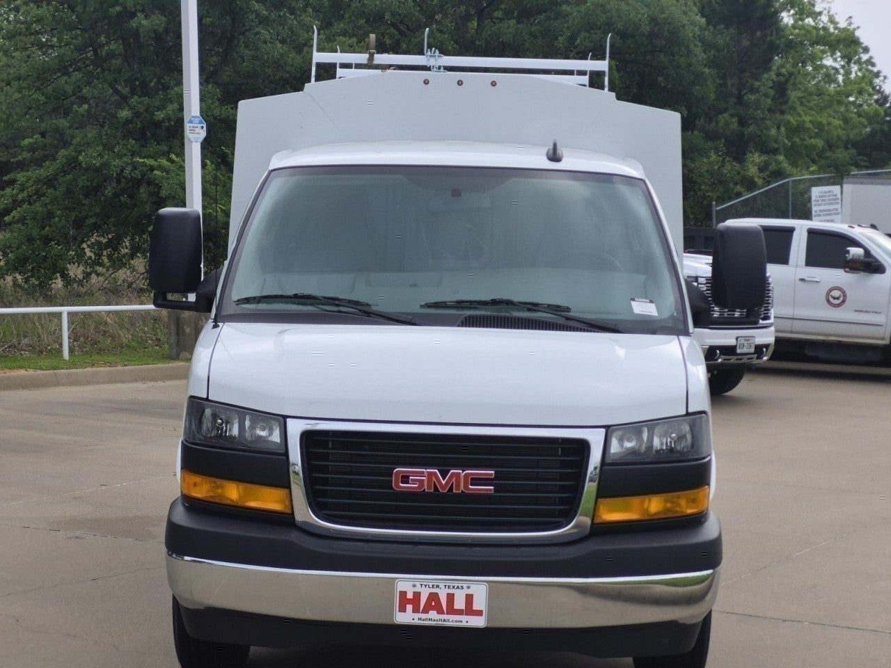 2026 GMC Savana Cutaway 3500 1WT