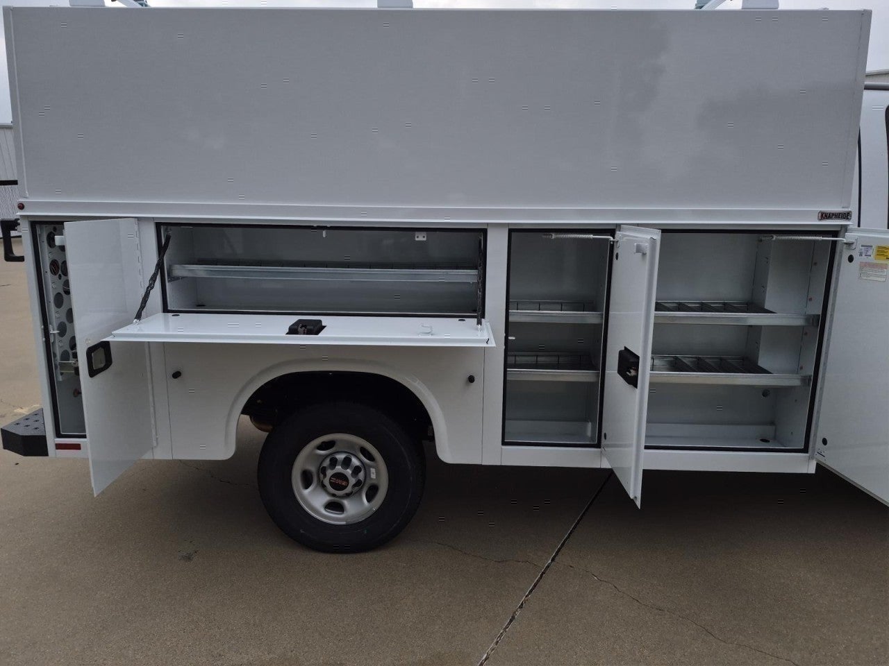 2026 GMC Savana Cutaway 3500 1WT