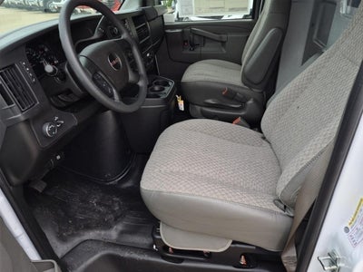 2026 GMC Savana Cutaway 3500 1WT