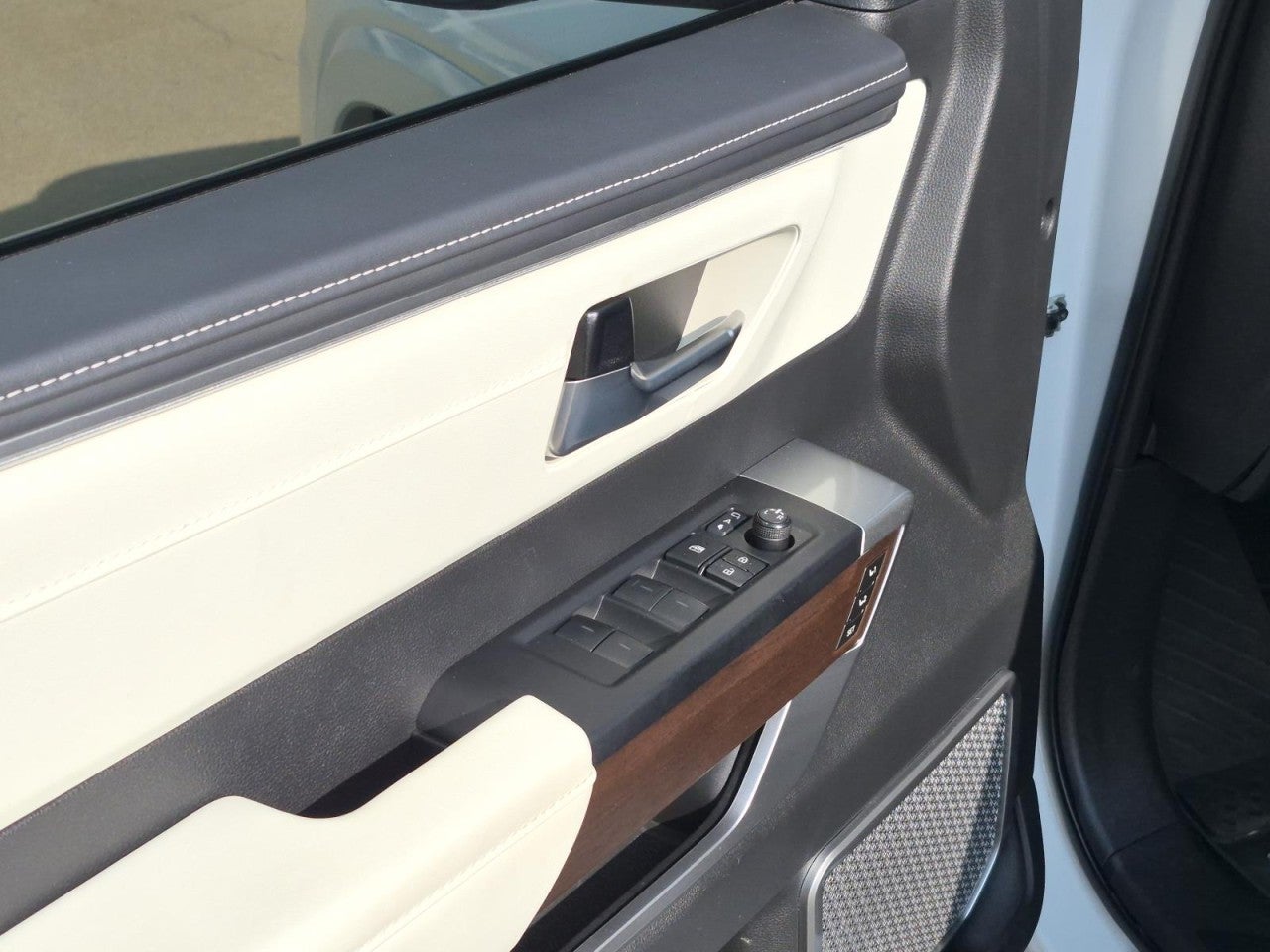 2024 Toyota Sequoia Capstone