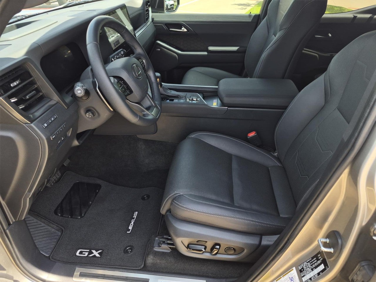 2024 Lexus GX Luxury - Photo 12