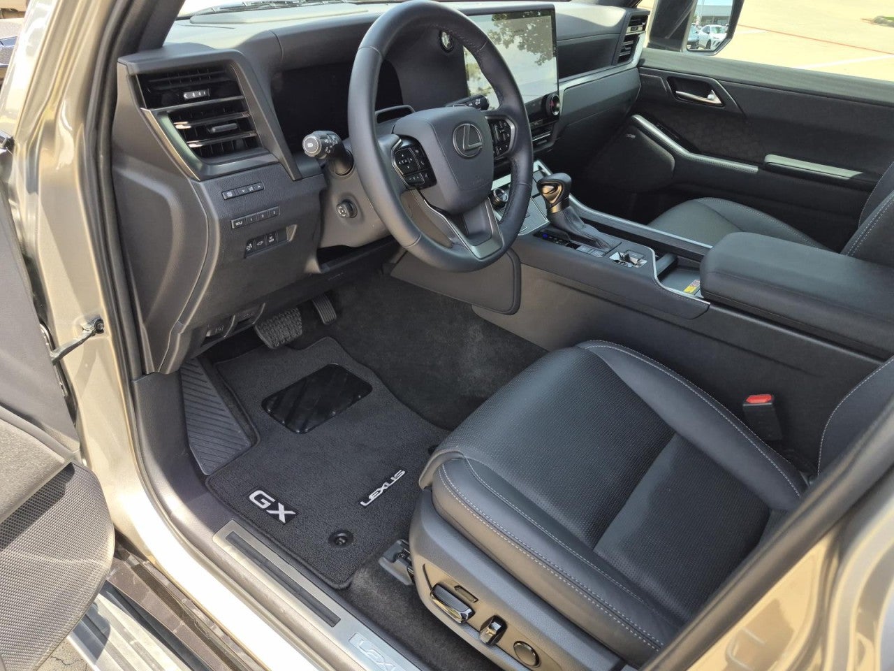 2024 Lexus GX Luxury - Photo 13