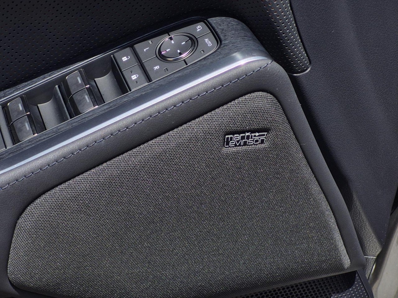 2024 Lexus GX Luxury - Photo 15