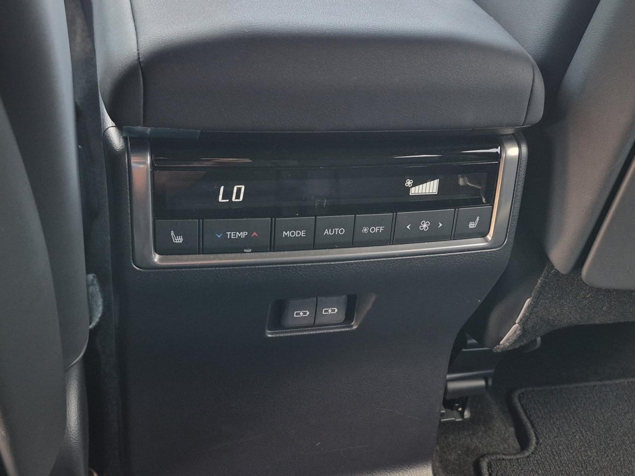 2024 Lexus GX Luxury - Photo 18