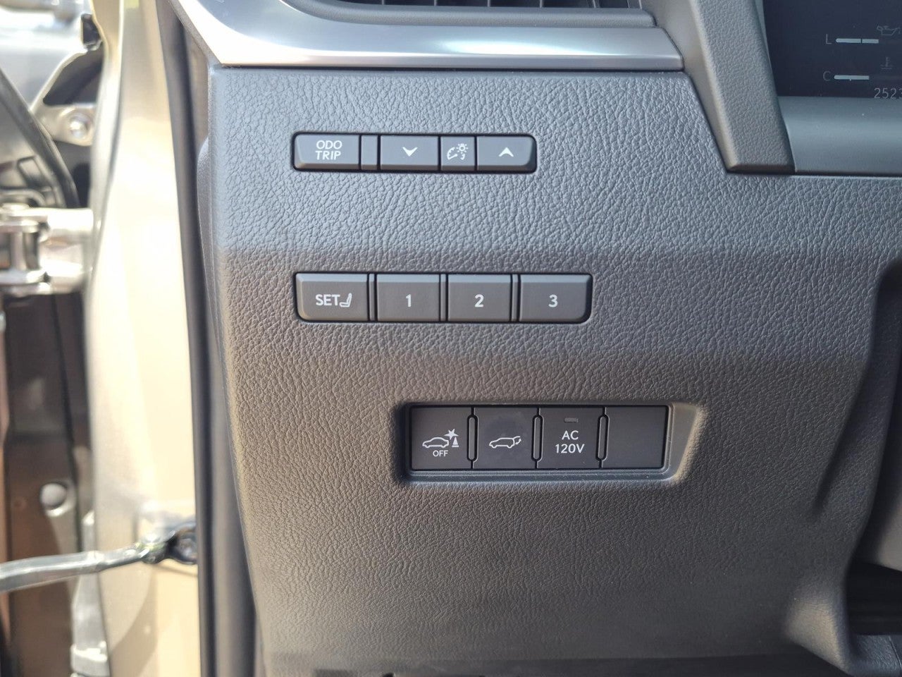2024 Lexus GX Luxury - Photo 23