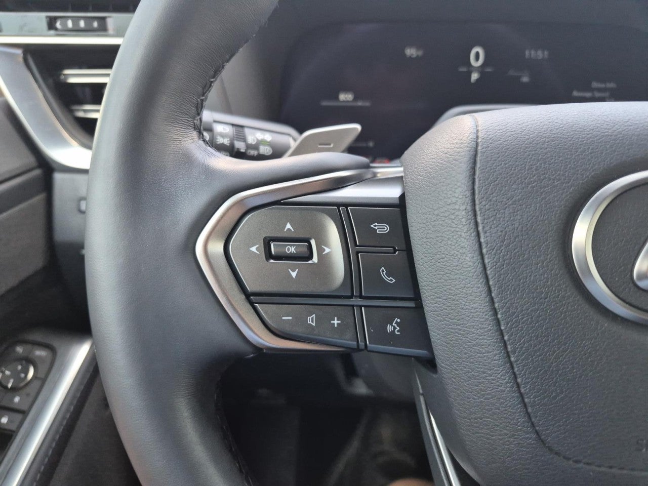 2024 Lexus GX Luxury - Photo 24