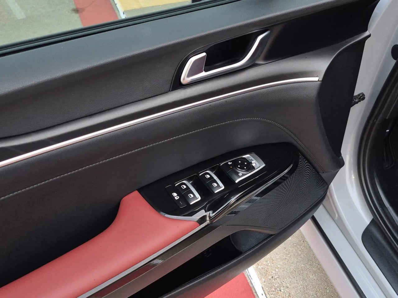 2026 Kia K5 GT-Line - Photo 12