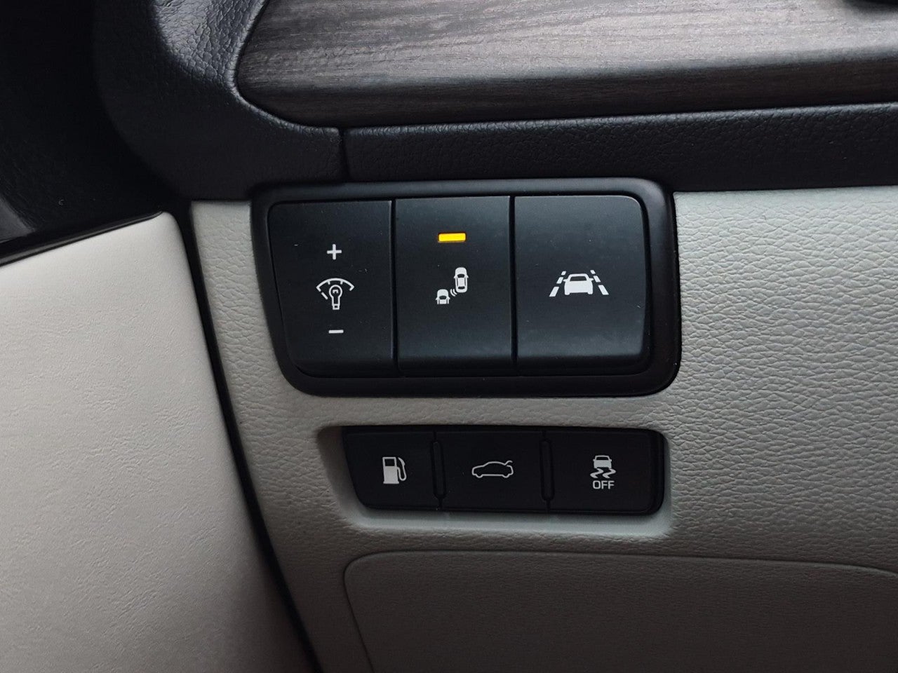 2020 Kia Cadenza Technology