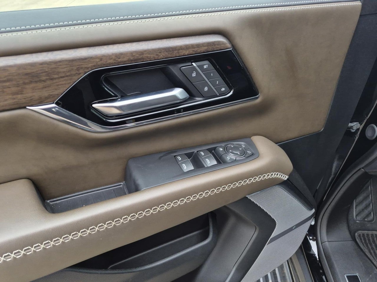 2025 GMC Yukon Denali Ultimate