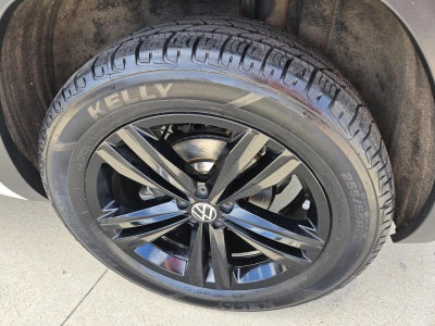 2023 Volkswagen Atlas Cross Sport 2.0T SEL R-Line Black